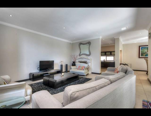 3 BEDROOM CLUSTER FOR SALE IN MORNINGSIDE